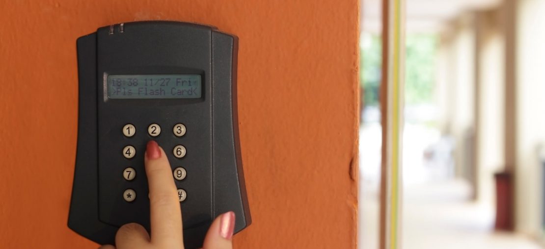 segurança residencial durante as férias